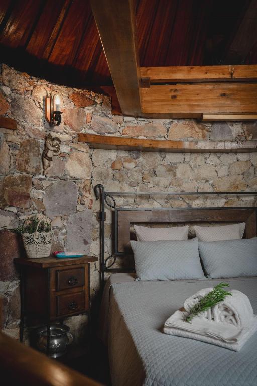 Quarto com roupa de cama premium